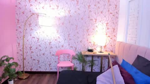 Taylor Bennet online show from January 14, 6:05 pm