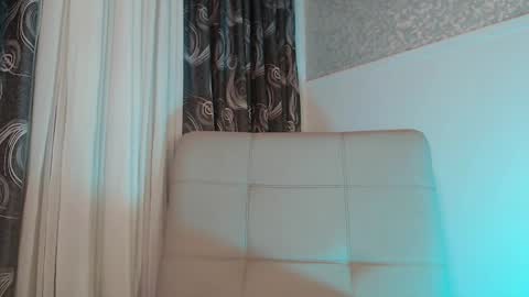 Taylor 3 online show from October 17, 2:37 am