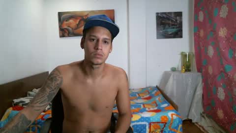 Taylor and Meghan online show from September 28, 3:04 am