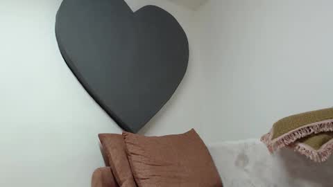 ALICIA--- online show from April 5, 5:26 am