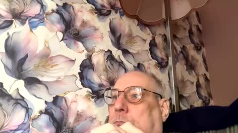 Mark online show from September 18, 11:03 am