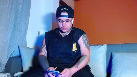 Charlee He online show from March 7, 11:43 am