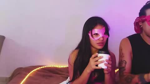 Shelovesthemask online show from November 24, 3:33 pm