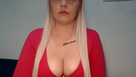 Snapshot of teeyara_ chatting on October 23, 7:32 am Teeyara online show from October 23, 7:32 am