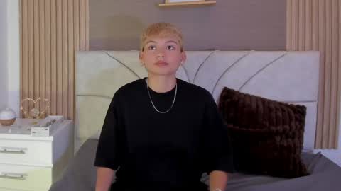 Estefani online show from April 22, 4:14 pm