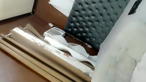 EVA GLASSCOTT online show from January 29, 8:18 am