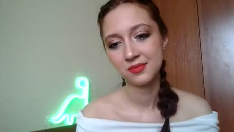 temptingvision online show from March 5, 8:10 am