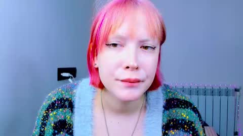 Snapshot of tenebrise chatting on October 11, 7:35 am Kira online show from October 11, 7:35 am