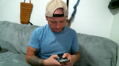 Axle online show from December 3, 8:11 pm