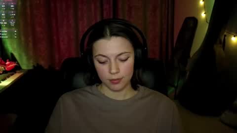 Anny Simpson online show from March 22, 9:30 pm