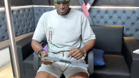 terranze_z online show from December 4, 8:30 pm