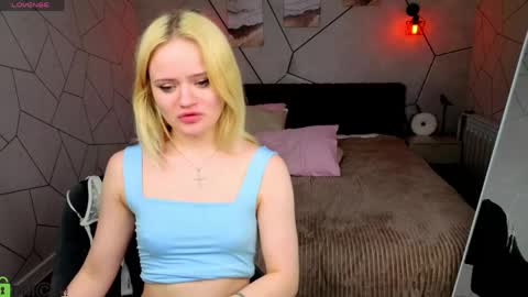 Tessa online show from April 3, 1:51 pm