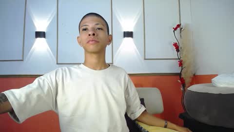 tessachains online show from November 26, 2:42 am