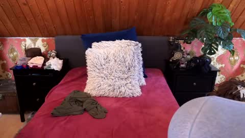 Tessa online show from April 20, 1:58 pm