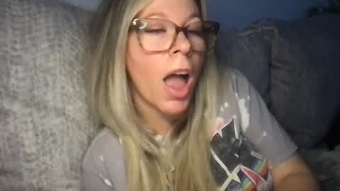 Daphne Summers online show from November 24, 2:10 am