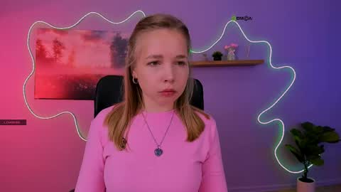 teya_starling online show from April 19, 7:42 am