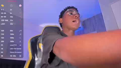 teylor_lovee online show from March 12, 11:30 pm