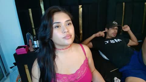 T H A I S  online show from April 4, 12:17 am