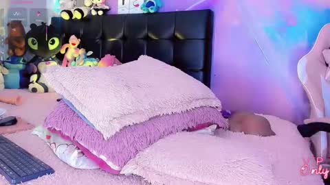 Thalia Girl online show from March 6, 2:32 am