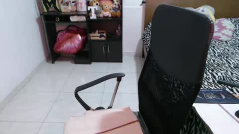 Snapshot of thamara__1023 chatting on February 27, 6:53 pm thania sometimes in the company of Alan and Maria online show from February 27, 6:53 pm
