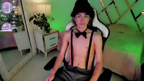 thanier_18 online show from March 17, 8:36 pm