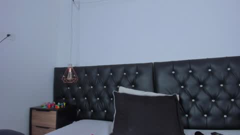 Snapshot of thara_webstter chatting on February 8, 2:49 pm thara webstter online show from February 8, 2:49 pm