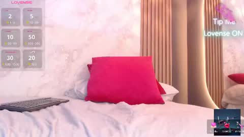 THAYSSA ROSS online show from July 17, 5:37 pm