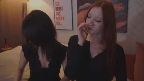 EllaLyn online show from January 14, 7:44 pm