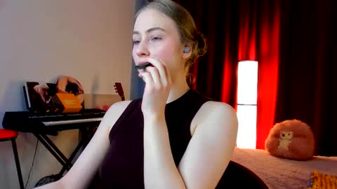 Ally    STREAMING ON TWITCH NOW Check my Twitter for updates online show from November 13, 9:56 am