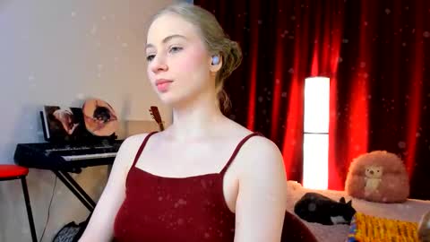 Ally    STREAMING ON TWITCH NOW Check my Twitter for updates online show from February 7, 1:47 pm