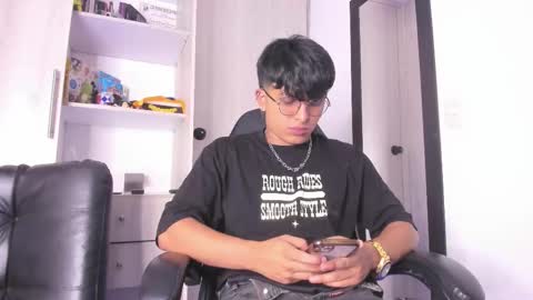 Snapshot of the_weed_guys chatting on October 6, 4:30 am Danny online show from October 6, 4:30 am