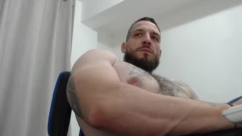 Snapshot of thebestmuscles chatting on October 15, 7:15 pm John online show from October 15, 7:15 pm