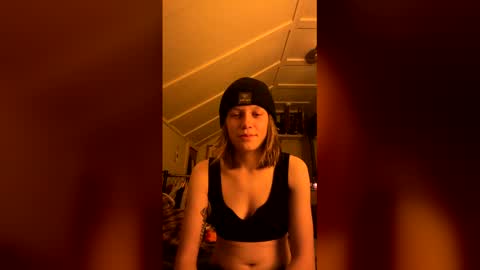 theborderline14 online show from March 3, 7:15 am