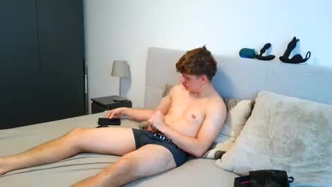 thecuteguy144949 online show from October 25, 11:09 am