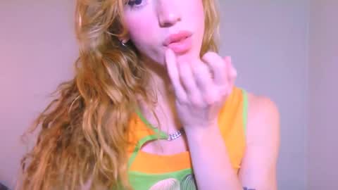 Yolanda online show from December 22, 4:03 pm