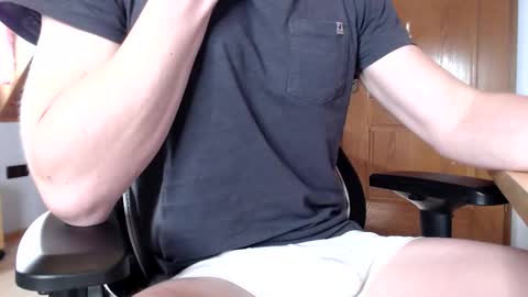 Snapshot of thedome372 chatting on October 19, 9:47 am thedome372 online show from October 19, 9:47 am