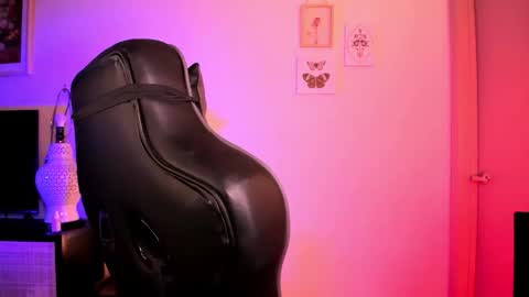 themelrose online show from March 8, 2:04 am