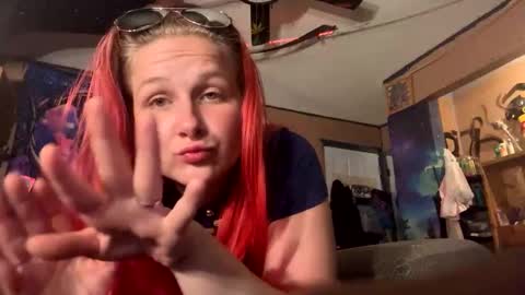 themoreulickthemoreidrip online show from November 15, 9:22 am