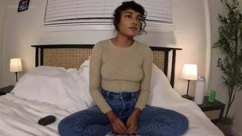 naturallovers online show from November 24, 4:11 am