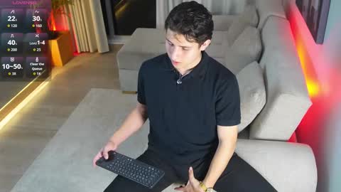  THEO- MATEO  online show from November 18, 11:15 pm