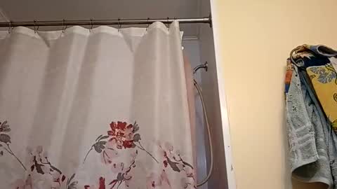 theoneandonlyjenn online show from April 20, 4:04 am