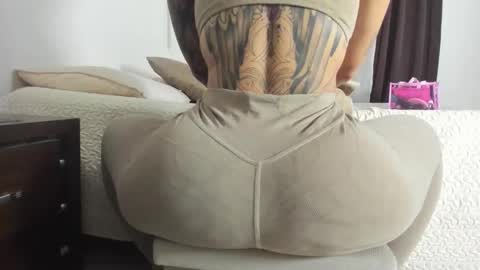 Snapshot of thepam_boobs chatting on October 3, 6:27 pm Pamela online show from October 3, 6:27 pm