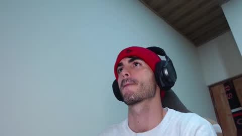 Santiago Enrique online show from February 12, 4:38 am