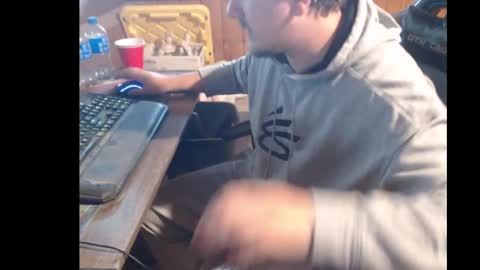 Snapshot of therealbigcheese0695 chatting on October 19, 5:39 pm therealbigcheese0695 online show from October 19, 5:39 pm