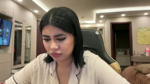 Snapshot of therealcamilabaddie chatting on September 16, 6:05 am therealcamilabaddie online show from September 16, 6:05 am