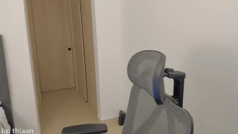 thiaan__ online show from November 8, 11:19 pm