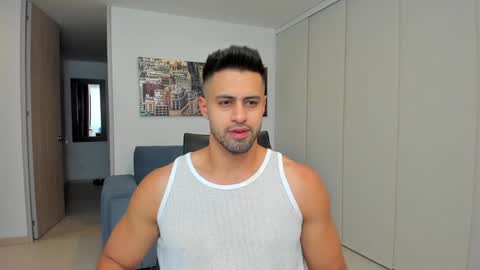 Snapshot of thiago_driussi chatting on February 4, 2:28 am thiago_driussi online show from February 4, 2:28 am