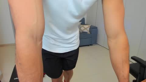 Snapshot of thiago_driussi chatting on February 28, 1:37 am thiago_driussi online show from February 28, 1:37 am