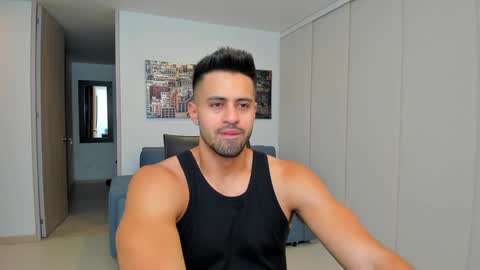 Snapshot of thiago_driussi chatting on February 8, 5:08 am thiago_driussi online show from February 8, 5:08 am