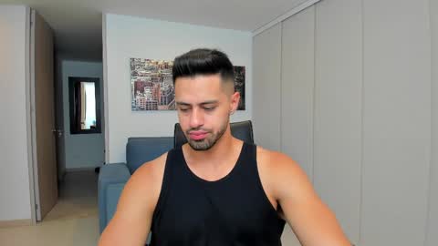 Snapshot of thiago_driussi chatting on February 9, 4:46 am thiago_driussi online show from February 9, 4:46 am